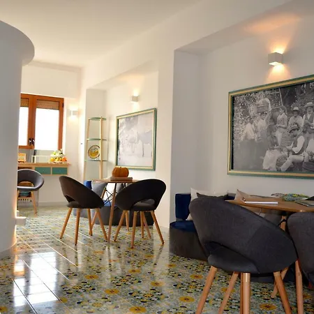 Casa de hóspedes Luiselle Charming Center 4*