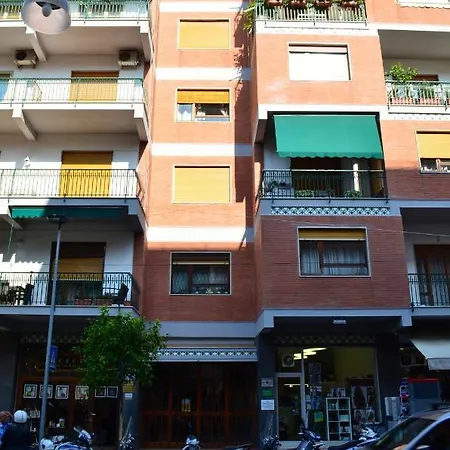 Luiselle Charming Center
