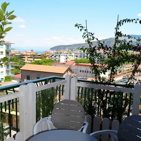 Luiselle Charming Center Vendégház 4*